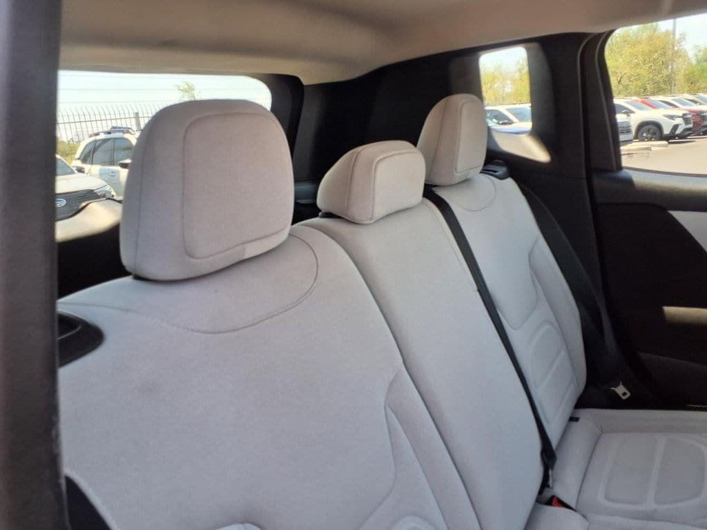 Used 2019 Jeep Renegade Latitude FWD image 21