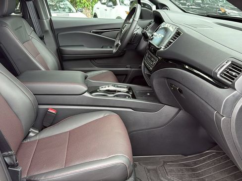 Used 2024 Honda Ridgeline Black Edition image 10