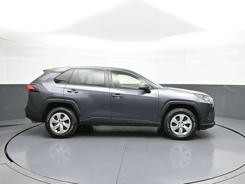 Certified 2022 Toyota RAV4 LE AWD/4WD image 5