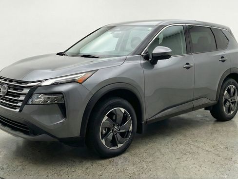 Used 2025 Nissan Rogue SV FWD image 3