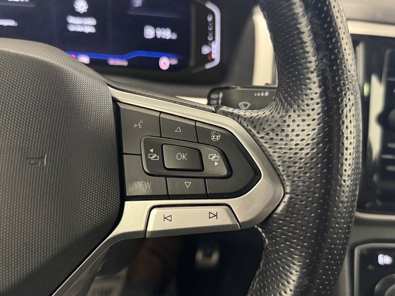Used 2021 Volkswagen Atlas Cross Sport SEL Premium R-Line w/ Cross Sport MDO Package AWD/4WD image 30