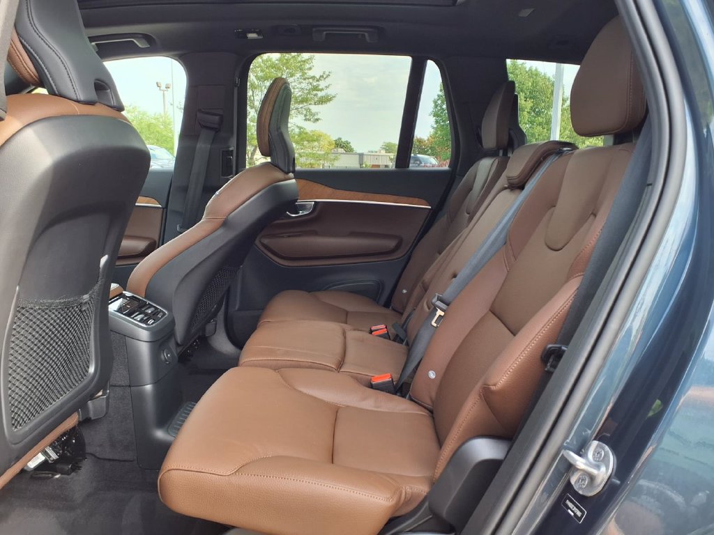 Used 2024 Volvo XC90 T8 Plus w/ Protection Package Premier AWD/4WD image 21