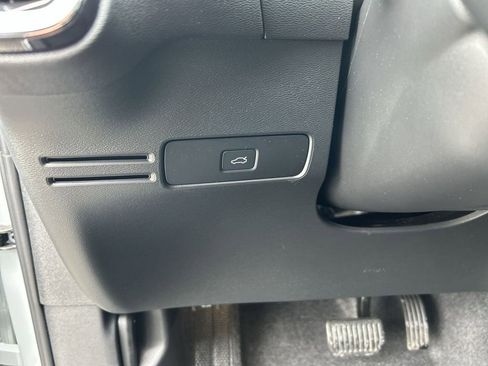 New 2026 Volvo XC40 B5 Ultra w/ Climate Package image 17