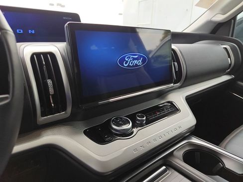 Used 2025 Ford Expedition Max Active RWD image 7