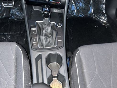 Used 2025 Volkswagen Jetta Sport image 13