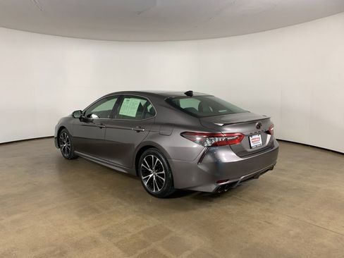 Used 2022 Toyota Camry XSE FWD image 12