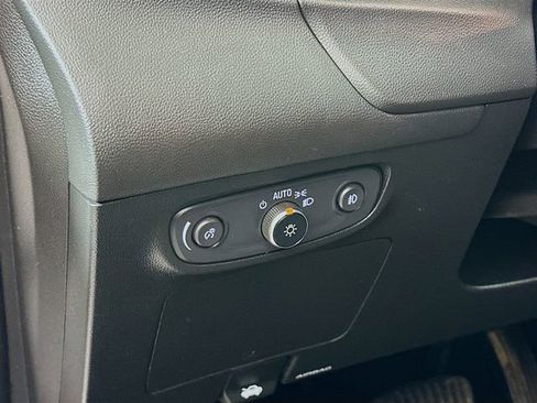 Certified 2022 Buick Encore GX Select w/ Sport Touring Package image 11