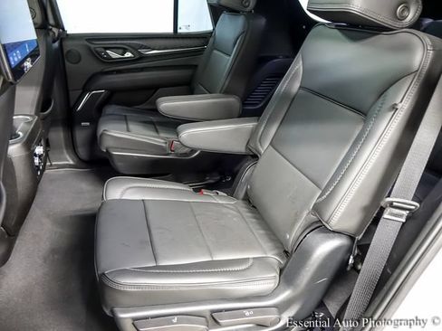 Used 2024 GMC Yukon Denali w/ Advanced Technology Package AWD/4WD image 11