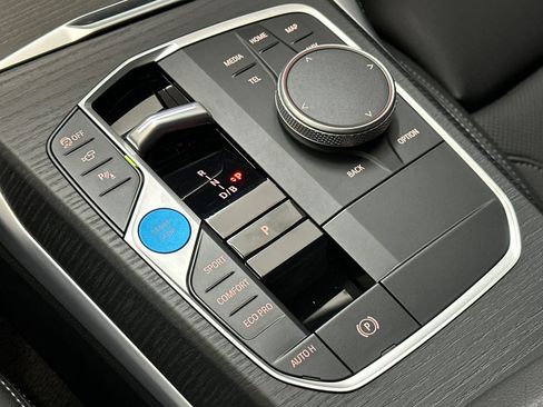 Certified 2025 BMW i4 eDrive40 w/ M Sport Package RWD image 18
