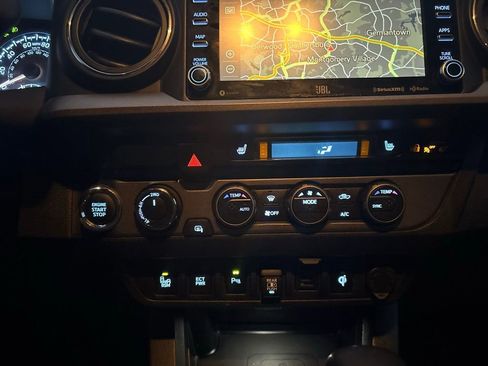 Used 2020 Toyota Tacoma SR5 image 38