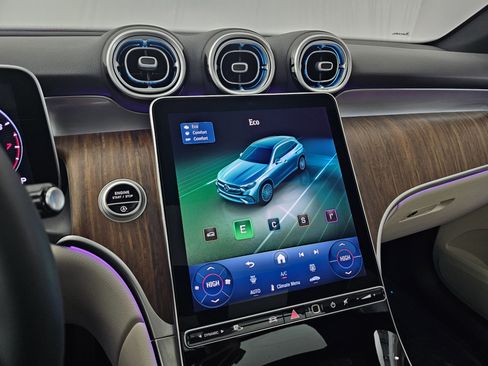 Certified 2025 Mercedes-Benz GLC 300 GLC 300 image 40