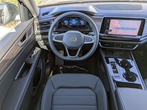 New 2026 Volkswagen Atlas SEL image 17