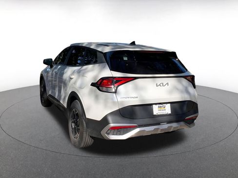 Used 2025 Kia Sportage LX image 5