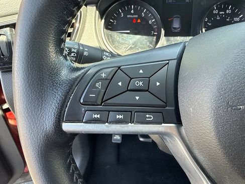 Used 2022 Nissan Rogue Sport SV AWD/4WD image 17