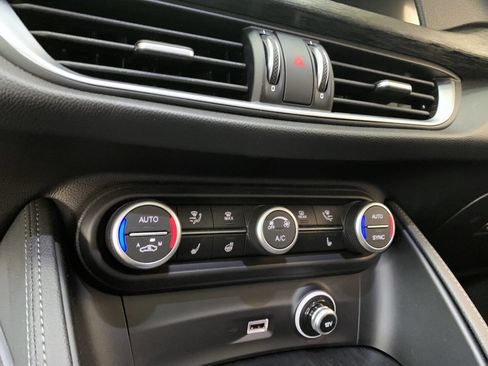 Used 2022 Alfa Romeo Stelvio Sprint image 19