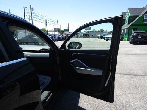 Used 2021 Audi Q3 2.0T Premium AWD/4WD image 24