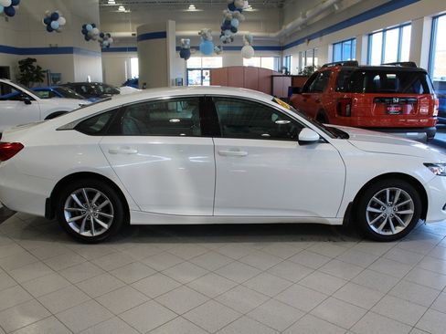 Used 2021 Honda Accord LX image 4