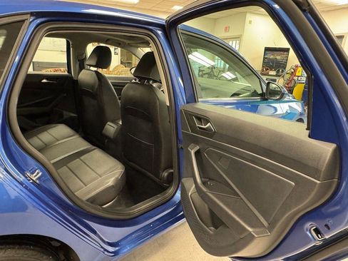 Used 2024 Volkswagen Jetta SE FWD image 22