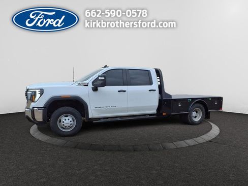 Used 2025 GMC Sierra 3500 Pro w/ Convenience Package image 1