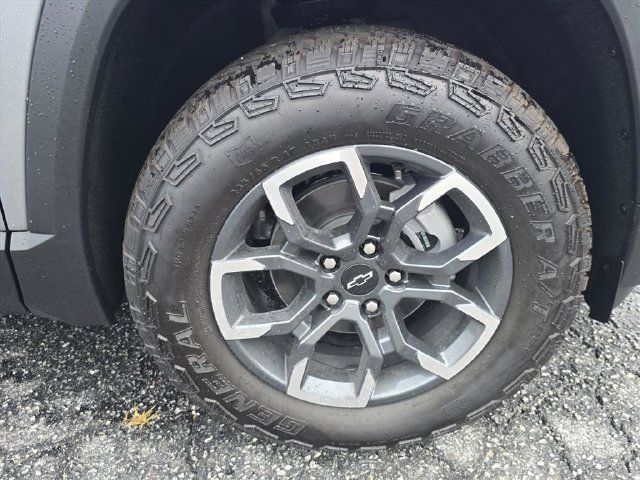 New 2027 Chevrolet Equinox ACTIV w/ Convenience Package III FWD image 34