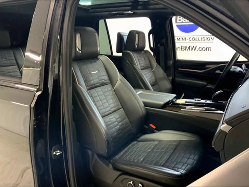Used 2023 Cadillac Escalade Sport Platinum image 5