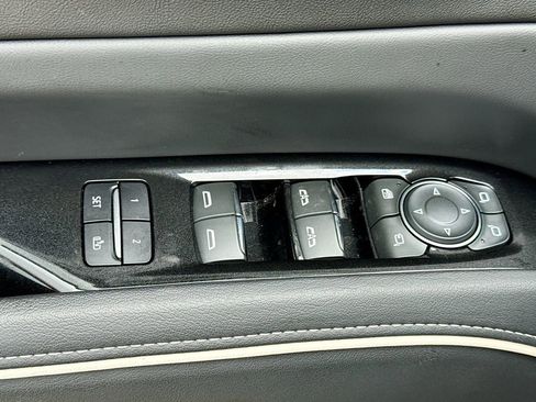 Used 2023 Cadillac Escalade Luxury image 19