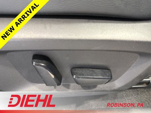 Used 2025 Mitsubishi Outlander SEL image 16