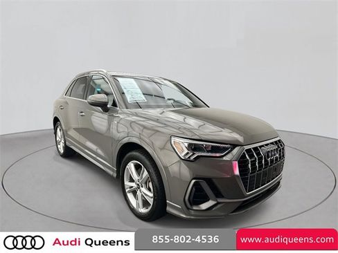 Used 2022 Audi Q3 2.0T Premium Plus w/ Premium Plus Package image 5