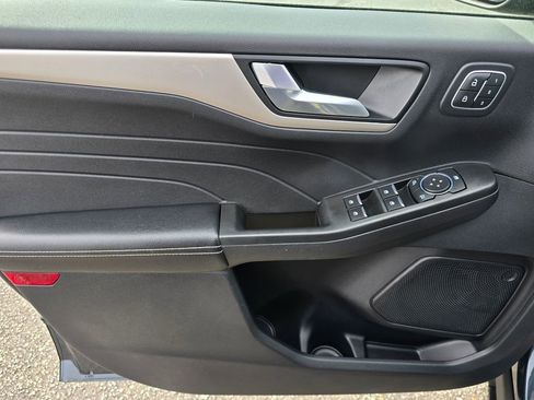 Used 2022 Ford Escape SEL w/ Technology Package image 9