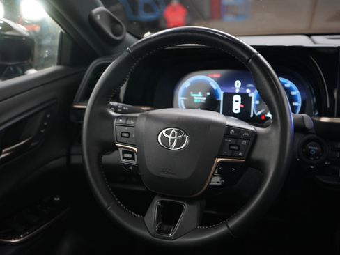 Used 2024 Toyota Crown Limited AWD/4WD image 12