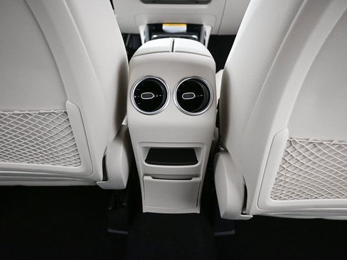 Used 2025 Mercedes-Benz GLB 250 image 18