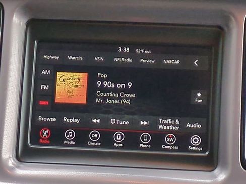 Used 2022 Dodge Challenger GT image 17