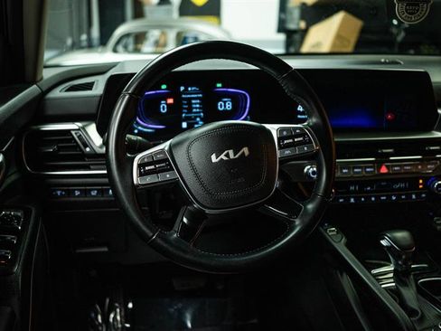 Used 2025 Kia Telluride S AWD/4WD image 17