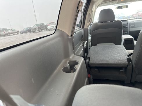 Used 2005 Dodge Durango SXT image 10