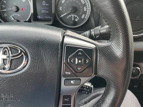 Used 2019 Toyota Tacoma TRD Sport image 23