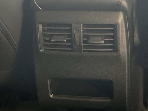 New 2026 Mitsubishi Outlander SE image 17