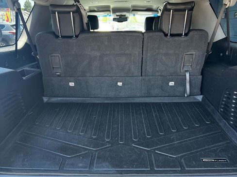 Used 2019 Chevrolet Suburban LT AWD/4WD image 7