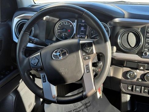 Used 2022 Toyota Tacoma SR5 w/ Trail Edition image 11