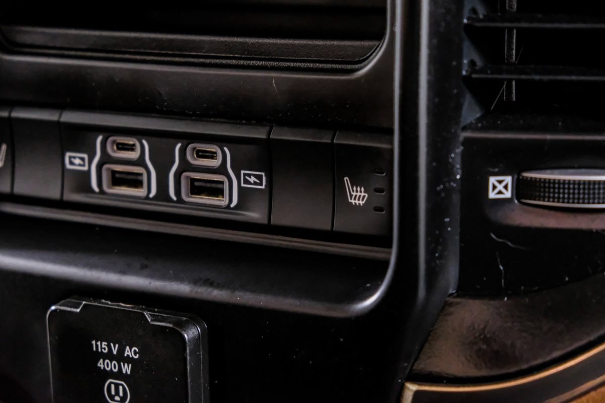 Used 2022 RAM 3500 Limited AWD/4WD image 32