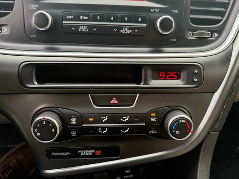 Used 2015 Kia Optima LX image 16