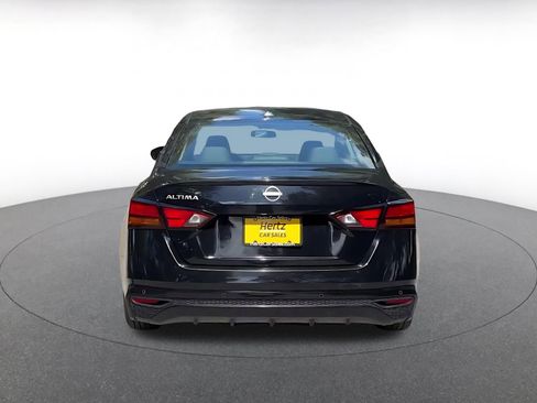 Used 2025 Nissan Altima 2.5 SV FWD image 18