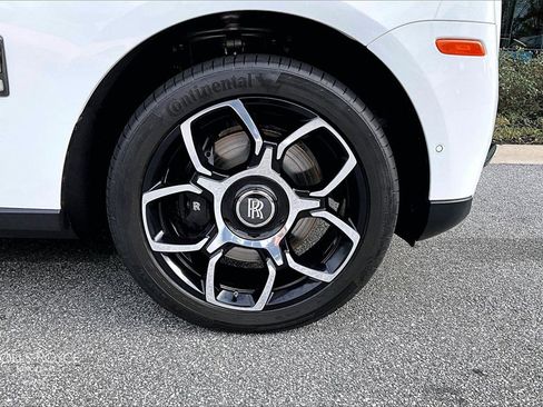 Certified 2021 Rolls-Royce Cullinan Black Badge image 31