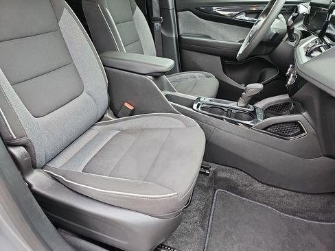 Used 2025 Chevrolet TrailBlazer LT AWD/4WD image 13