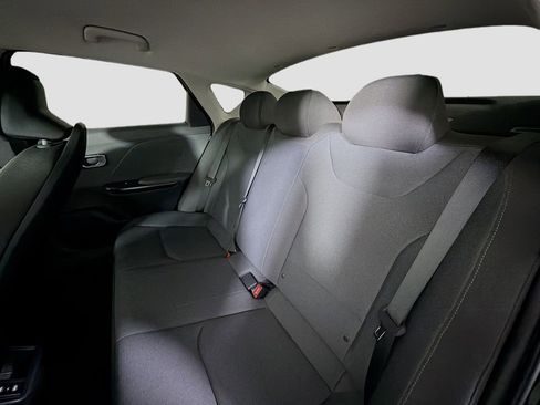 Used 2025 Kia K4 LX image 22