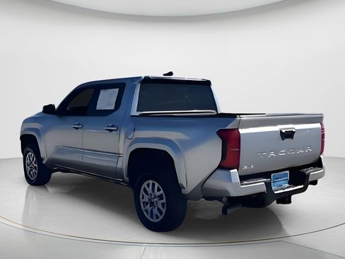 Used 2024 Toyota Tacoma SR5 AWD/4WD image 8