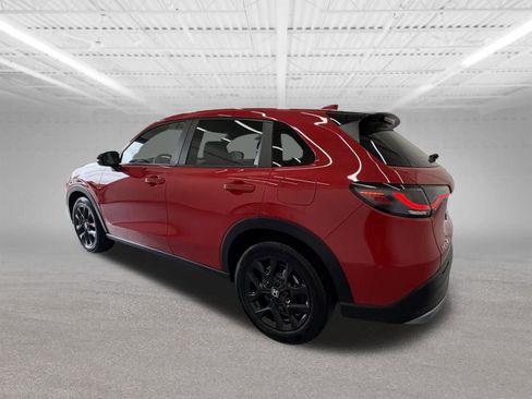 Used 2025 Honda HR-V Sport image 3