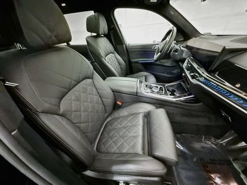 Used 2026 BMW X7 xDrive40i w/ M Sport Package AWD/4WD image 29