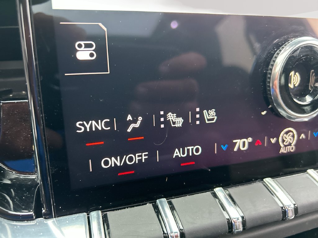 Used 2025 GMC Yukon Denali Ultimate AWD/4WD image 35