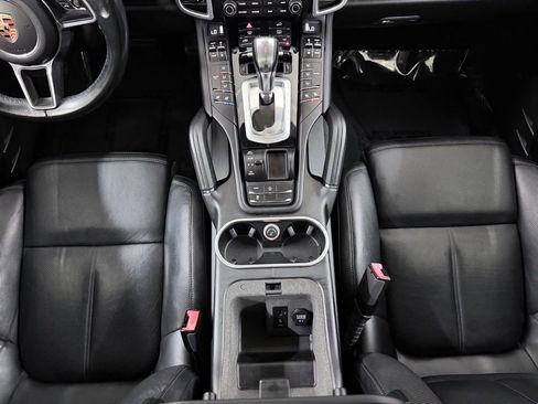 Used 2018 Porsche Cayenne Platinum Edition AWD/4WD image 26