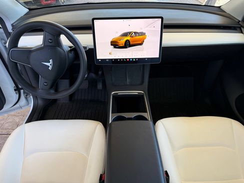 Used 2023 Tesla Model Y Long Range AWD/4WD image 10